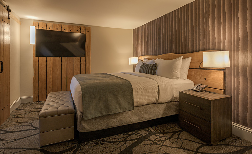 Lake Front Suite